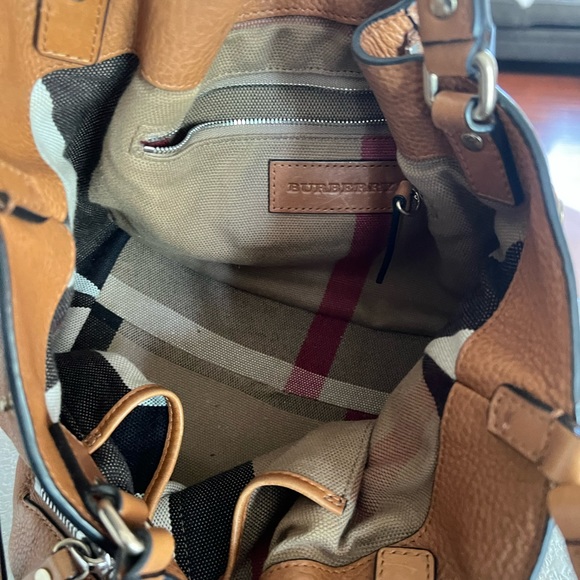 Burberry bag with Matching wallet - Picture 5 of 9